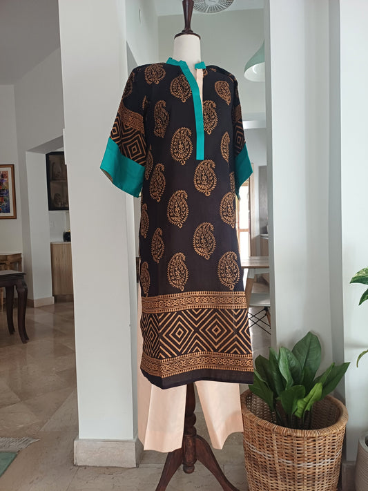 Neel Zameen – Turquoise & Brown Block-Printed Lawn Shirt