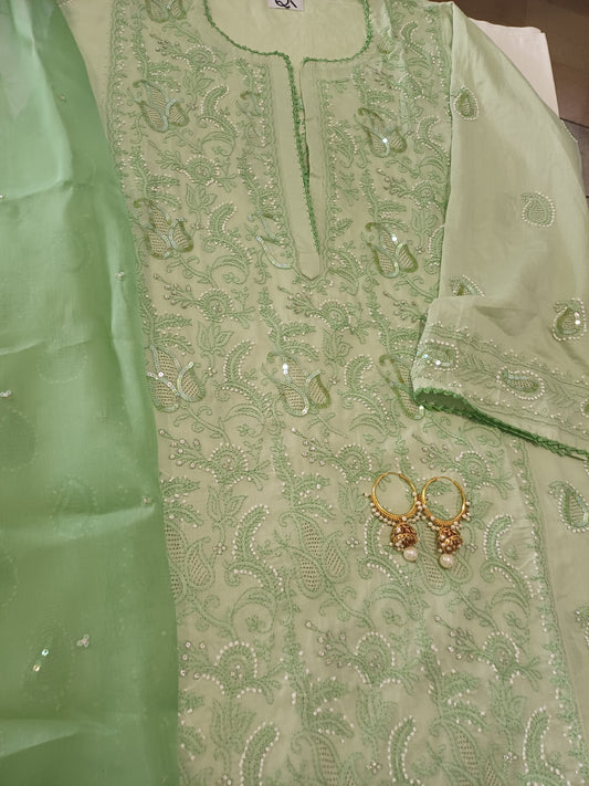Sabz Saaz – Green Kurta with Shadow Work & Sequins