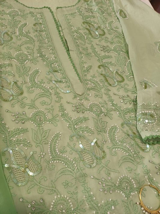 Sabz Saaz – Green Kurta with Shadow Work & Sequins